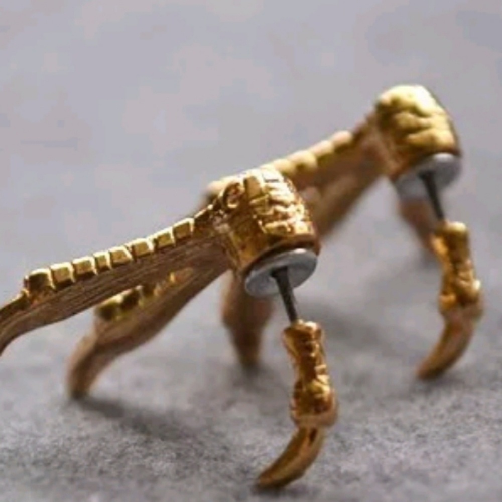 💎💎 Unique Eagle Claw Stud Earrings - Picture 7 of 8